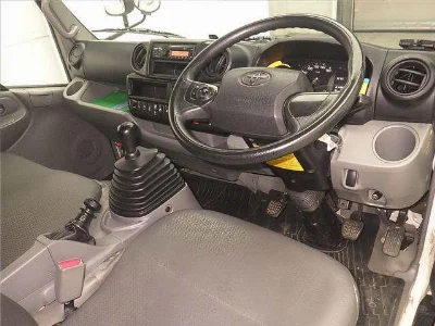 TOYOTA DYNA