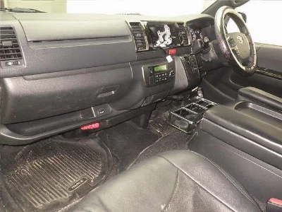 TOYOTA HIACE