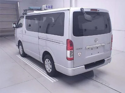 TOYOTA HIACE