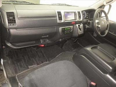 TOYOTA HIACE