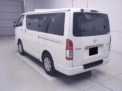 TOYOTA HIACE