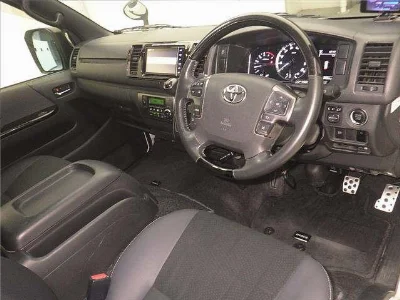 TOYOTA HIACE