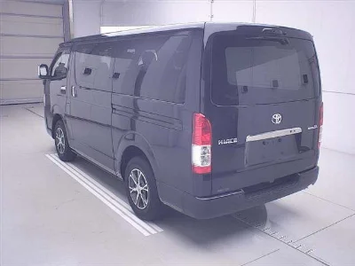 TOYOTA HIACE