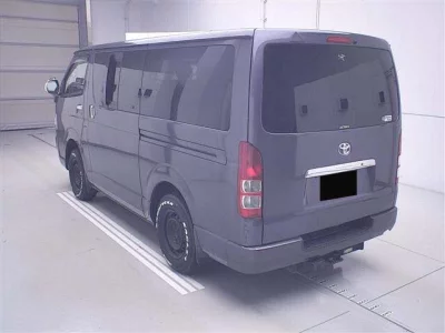 TOYOTA HIACE