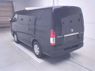 TOYOTA HIACE