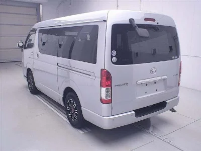 TOYOTA REGIUS ACE