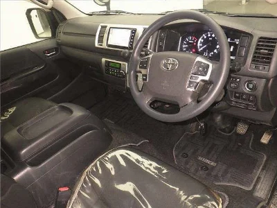 TOYOTA HIACE