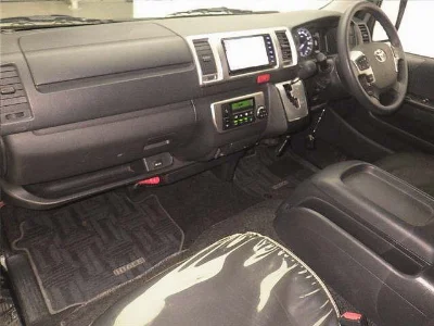 TOYOTA HIACE