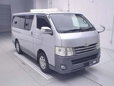 TOYOTA HIACE