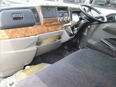MITSUBISHI CANTER
