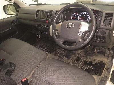 TOYOTA HIACE
