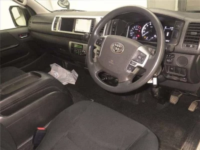 TOYOTA HIACE