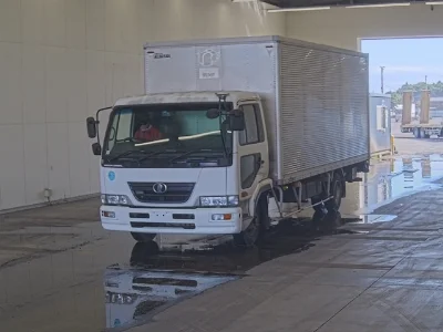NISSAN UD