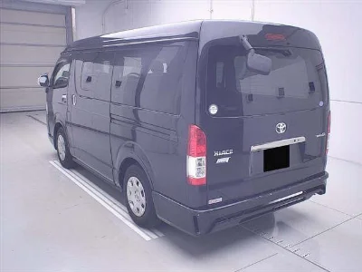 TOYOTA HIACE