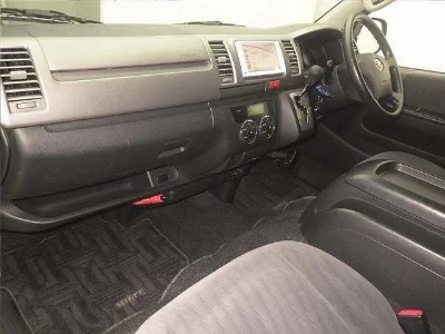 TOYOTA HIACE