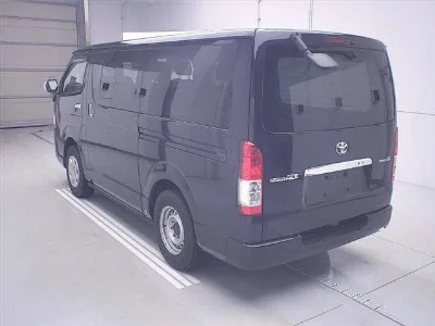TOYOTA REGIUS ACE