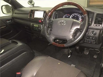 TOYOTA HIACE