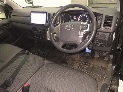 TOYOTA HIACE