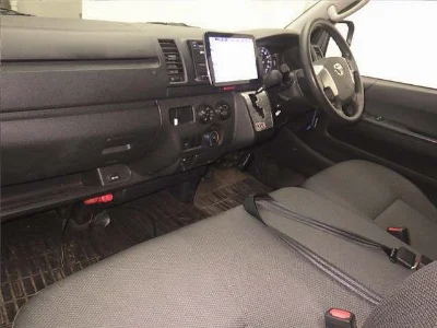 TOYOTA HIACE