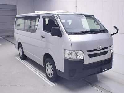 TOYOTA HIACE
