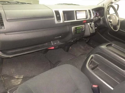 TOYOTA HIACE