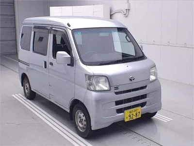 TOYOTA PIXIS VAN