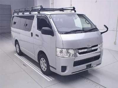 TOYOTA HIACE