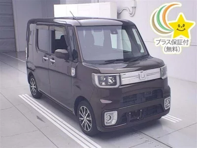 DAIHATSU WAKE
