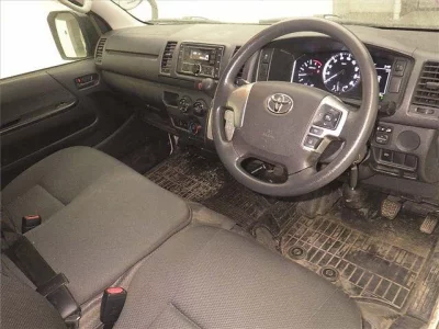TOYOTA HIACE