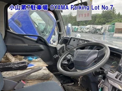 MITSUBISHI CANTER