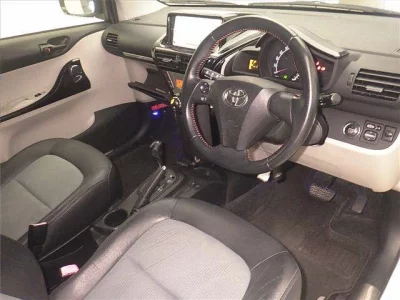 TOYOTA IQ