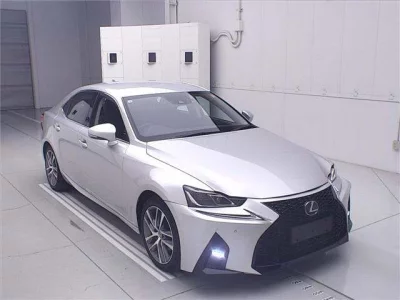 LEXUS IS