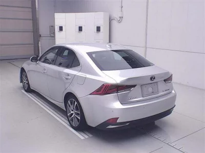 LEXUS IS