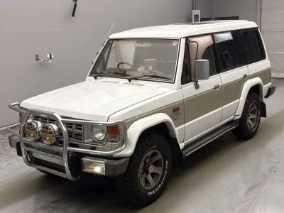 MITSUBISHI PAJERO