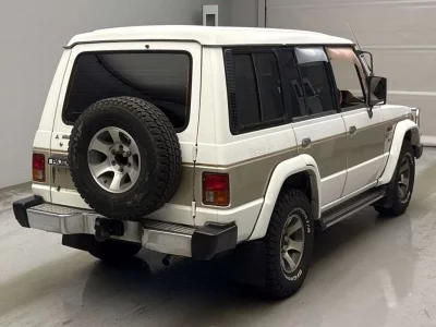 MITSUBISHI PAJERO