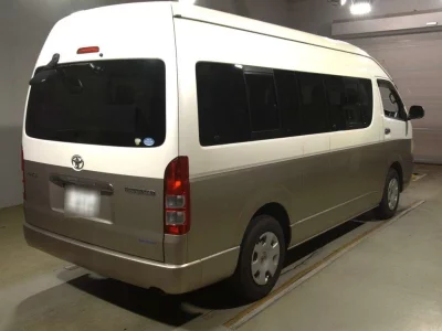 TOYOTA HIACE WAGON