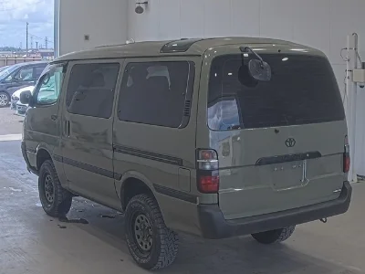 TOYOTA HIACE