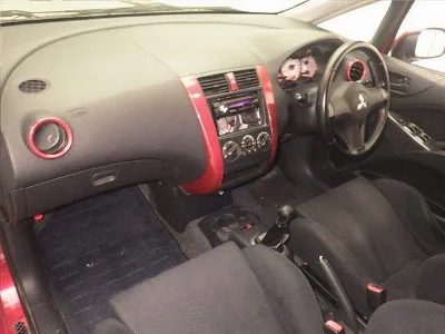 MITSUBISHI COLT