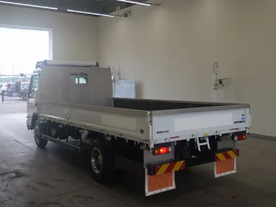 MITSUBISHI CANTER