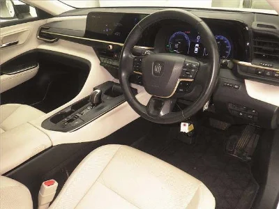 TOYOTA CROWN CROSSOVER