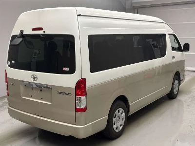 TOYOTA HIACE WAGON