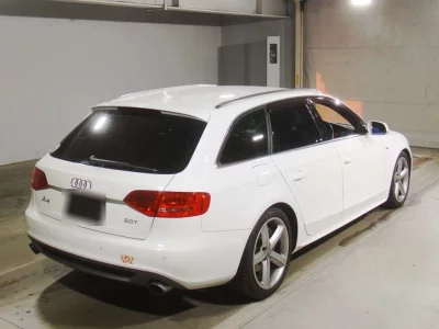 AUDI A4 AVANTE