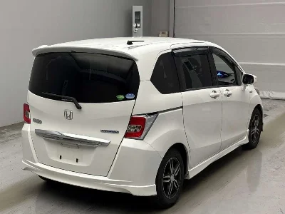 HONDA FREED HYBRID