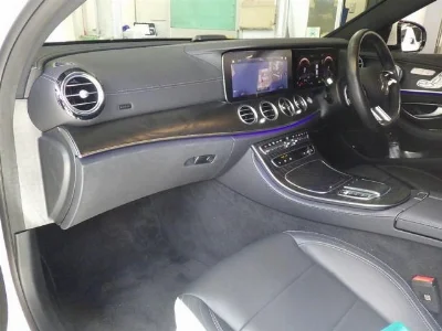 MERCEDES BENZ E CLASS