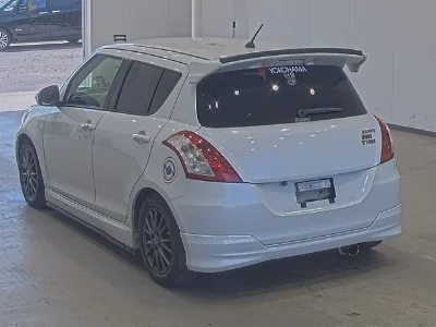 SUZUKI SWIFT