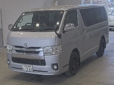 TOYOTA HIACE