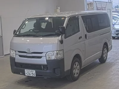 TOYOTA HIACE