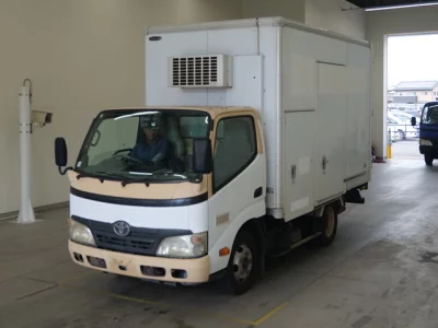 TOYOTA DYNA