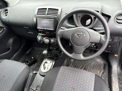 TOYOTA IST