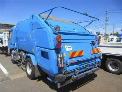 MITSUBISHI CANTER